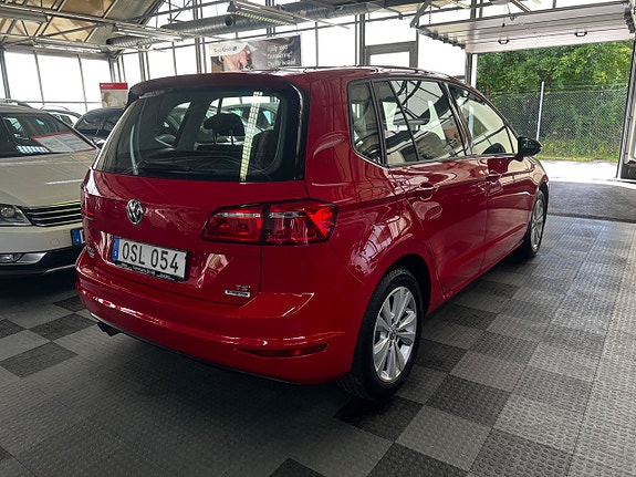 Volkswagen Golf Sportsvan 6 of 17