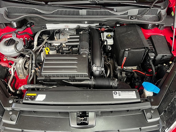 Volkswagen Golf Sportsvan 17 of 17