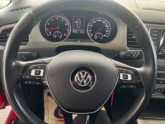 Volkswagen Golf Sportsvan 13 of 17