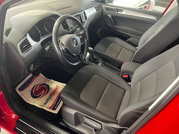 Volkswagen Golf Sportsvan 8 of 17