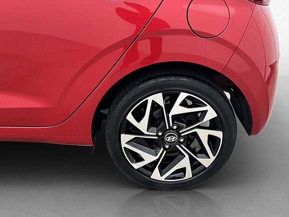 Hyundai i10 25 of 27