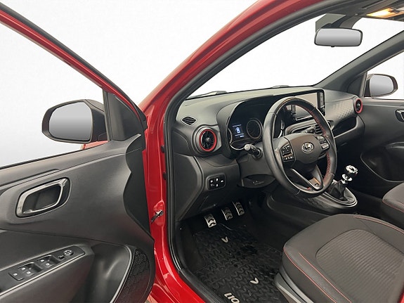Hyundai i10 9 of 27