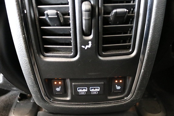 Jeep Grand Cherokee 21 of 26