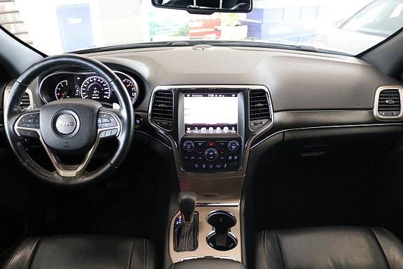 Jeep Grand Cherokee 14 of 26