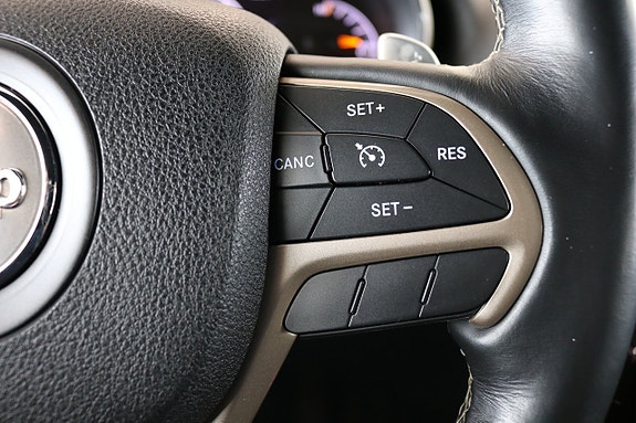 Jeep Grand Cherokee 19 of 26
