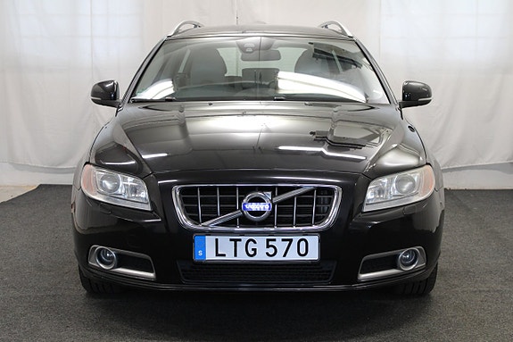 Volvo V70 4 of 5