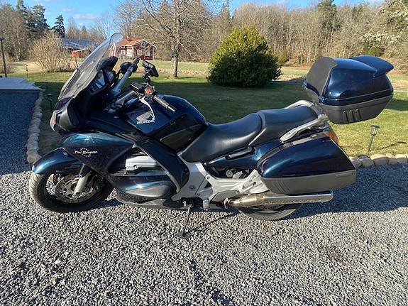 Honda ST1300 Pan-European 2 of 5