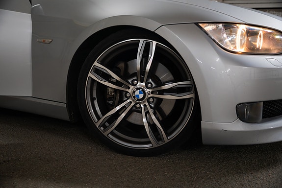 BMW 335i 14 of 16