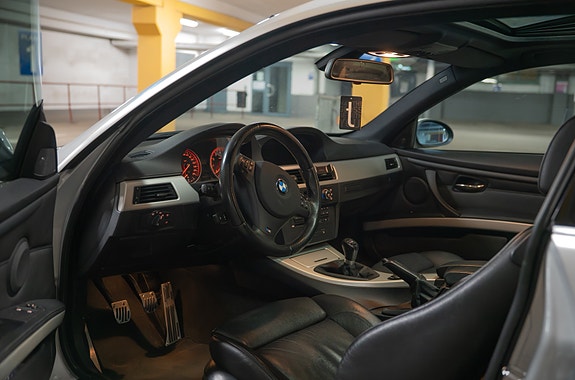 BMW 335i 9 of 16