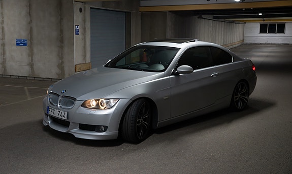 BMW 335i 2 of 5
