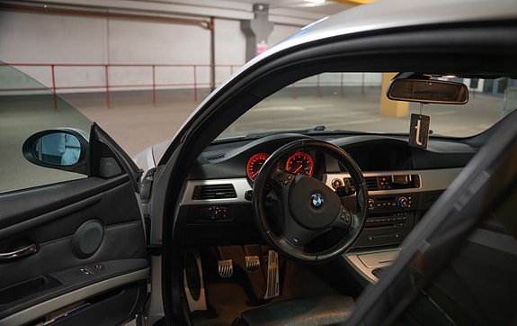 BMW 335i 8 of 16