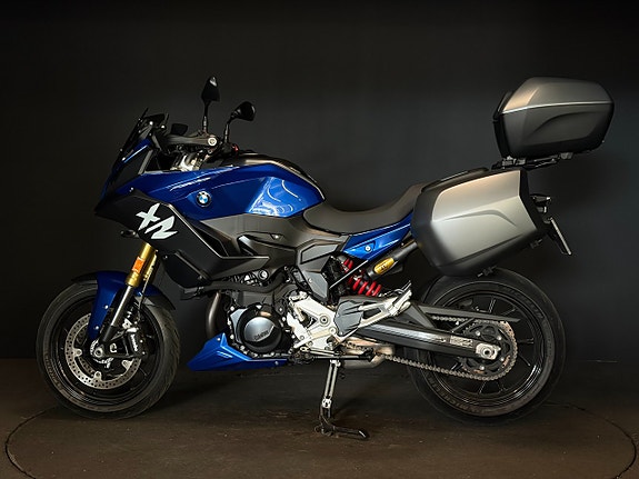 BMW F 900 XR 2 of 4