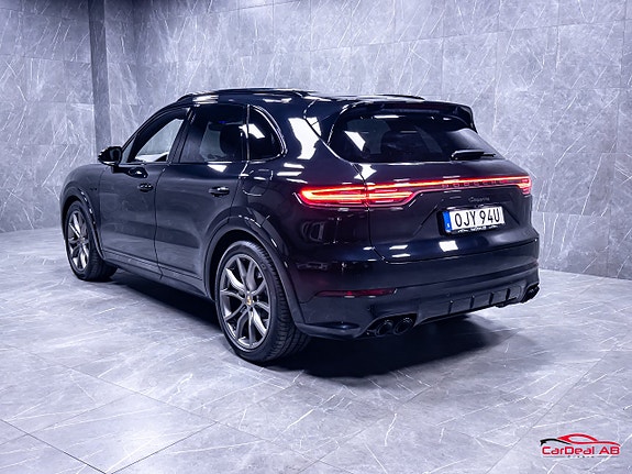 Porsche Cayenne 5 of 5