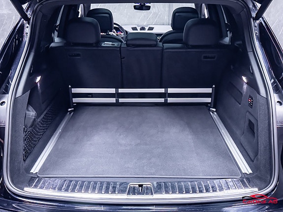 Porsche Cayenne 18 of 30