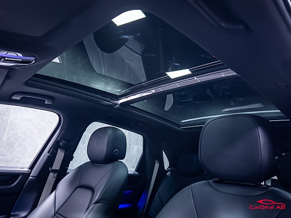 Porsche Cayenne 21 of 30