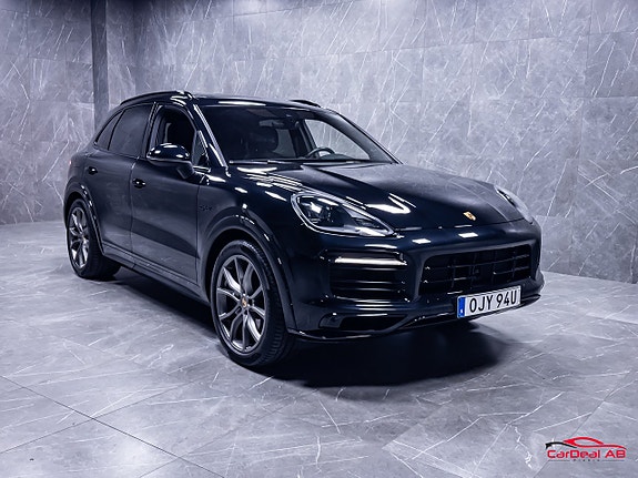 Porsche Cayenne 9 of 30