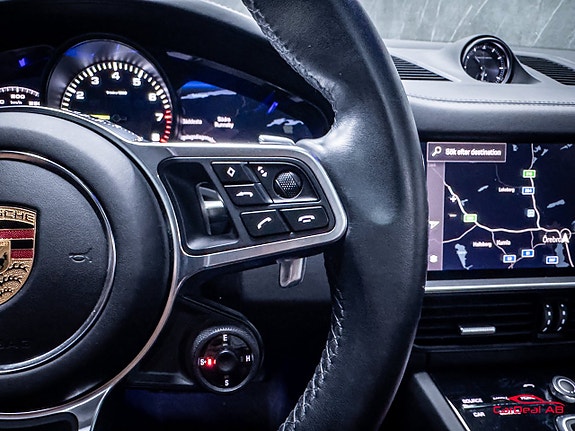 Porsche Cayenne 26 of 30