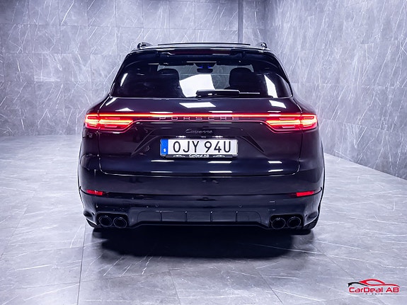 Porsche Cayenne 6 of 30