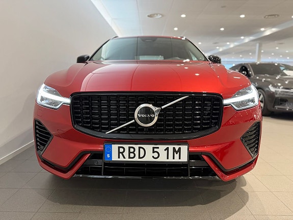 Volvo XC60 2 of 5