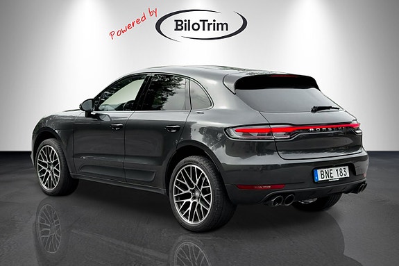 Porsche Macan 12 of 28