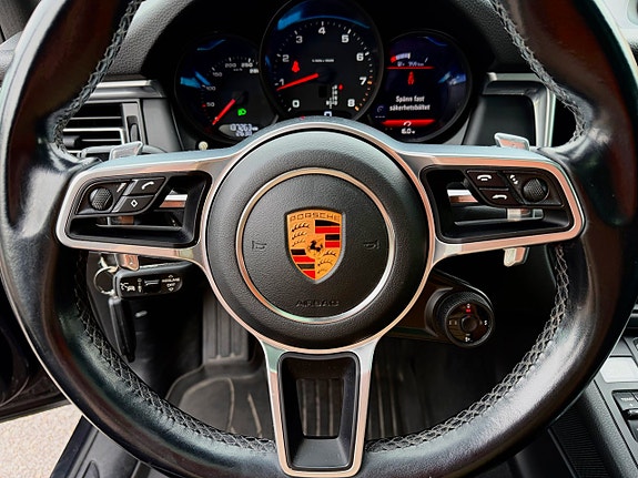 Porsche Macan 17 of 28