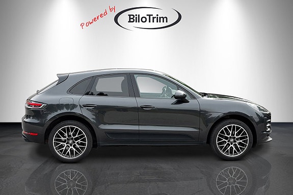 Porsche Macan 10 of 28