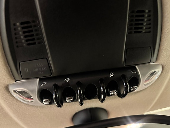 MINI Cooper 12 of 12