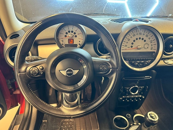 MINI Cooper 6 of 12