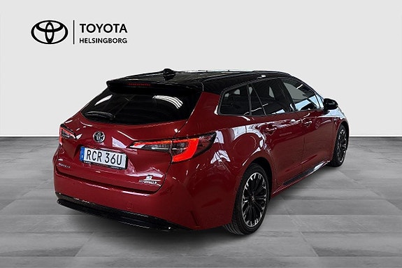 Toyota Corolla 4 of 5