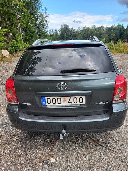 Toyota Avensis 7 of 17