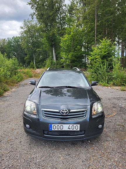 Toyota Avensis 6 of 17