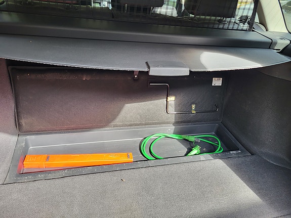 Toyota Avensis 11 of 17