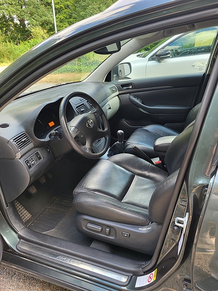 Toyota Avensis 13 of 17