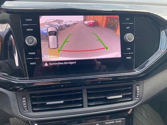 Volkswagen T-Cross 15 of 18