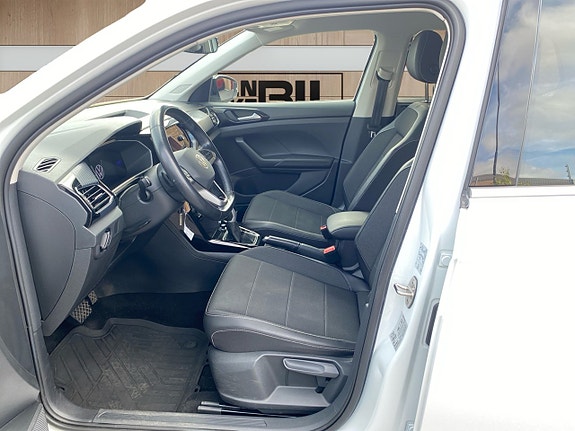 Volkswagen T-Cross 11 of 18