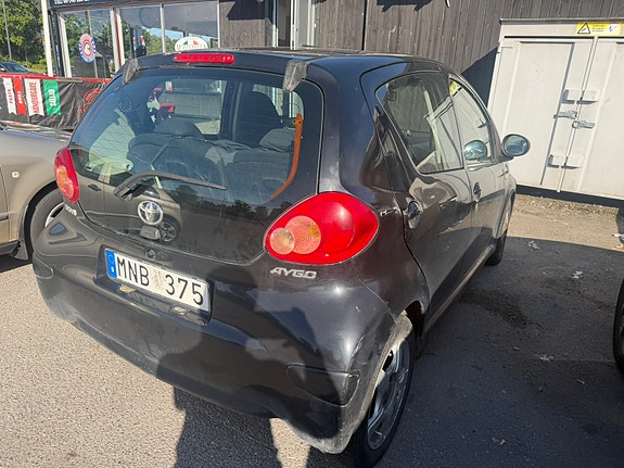 Toyota Aygo 4 of 5