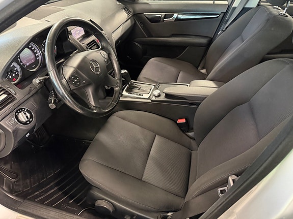 Mercedes-Benz C180 9 of 13