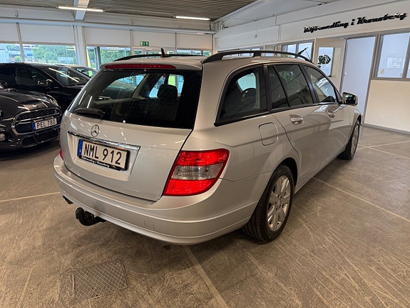 Mercedes-Benz C180 3 of 5
