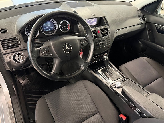 Mercedes-Benz C180 10 of 13