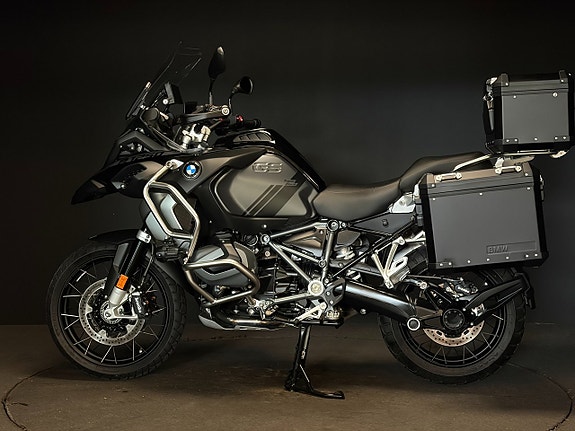 BMW R 1250 GSA Triple Black 2 of 5