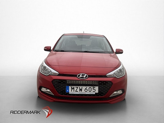 Hyundai i20 2 of 5