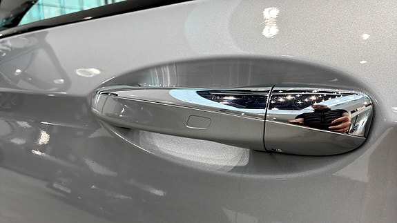 Mercedes-Benz E220 13 of 25