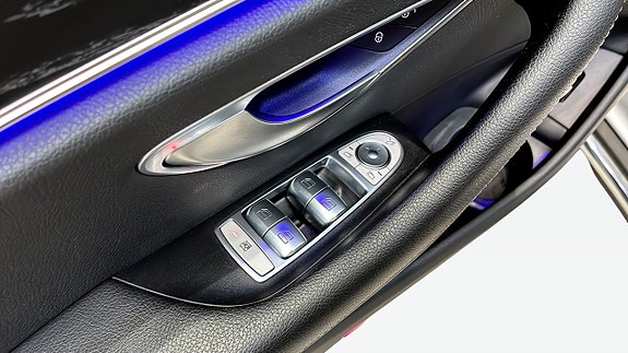 Mercedes-Benz E220 15 of 25