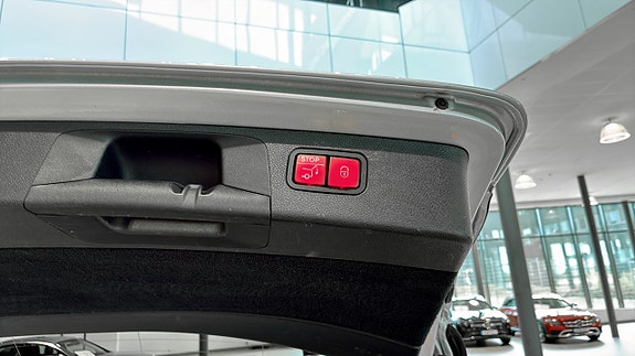 Mercedes-Benz E220 11 of 25