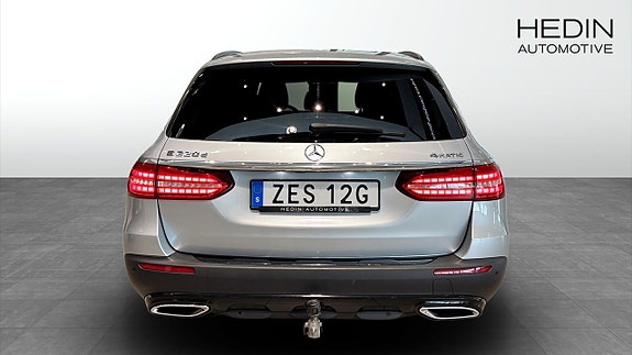Mercedes-Benz E220 7 of 25