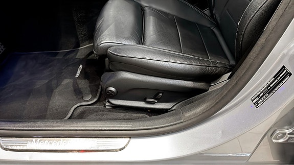 Mercedes-Benz E220 16 of 25