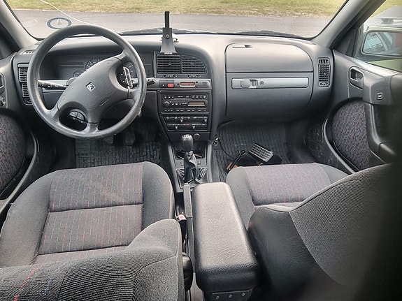 Citroen Xantia 2 of 3