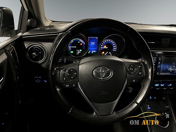Toyota Auris 10 of 13