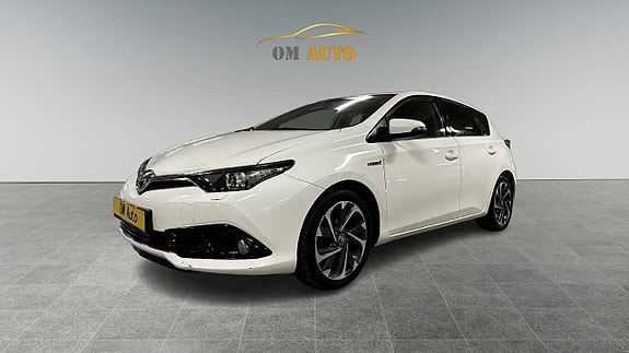 Toyota Auris 4 of 5