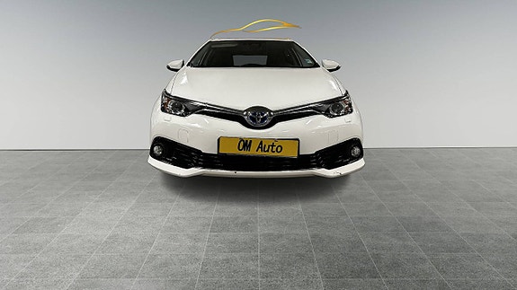 Toyota Auris 3 of 5